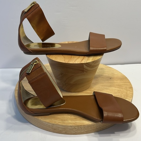 Michael Kors Leather Ankle Strap Sandals Size 8 - Picture 4 of 7